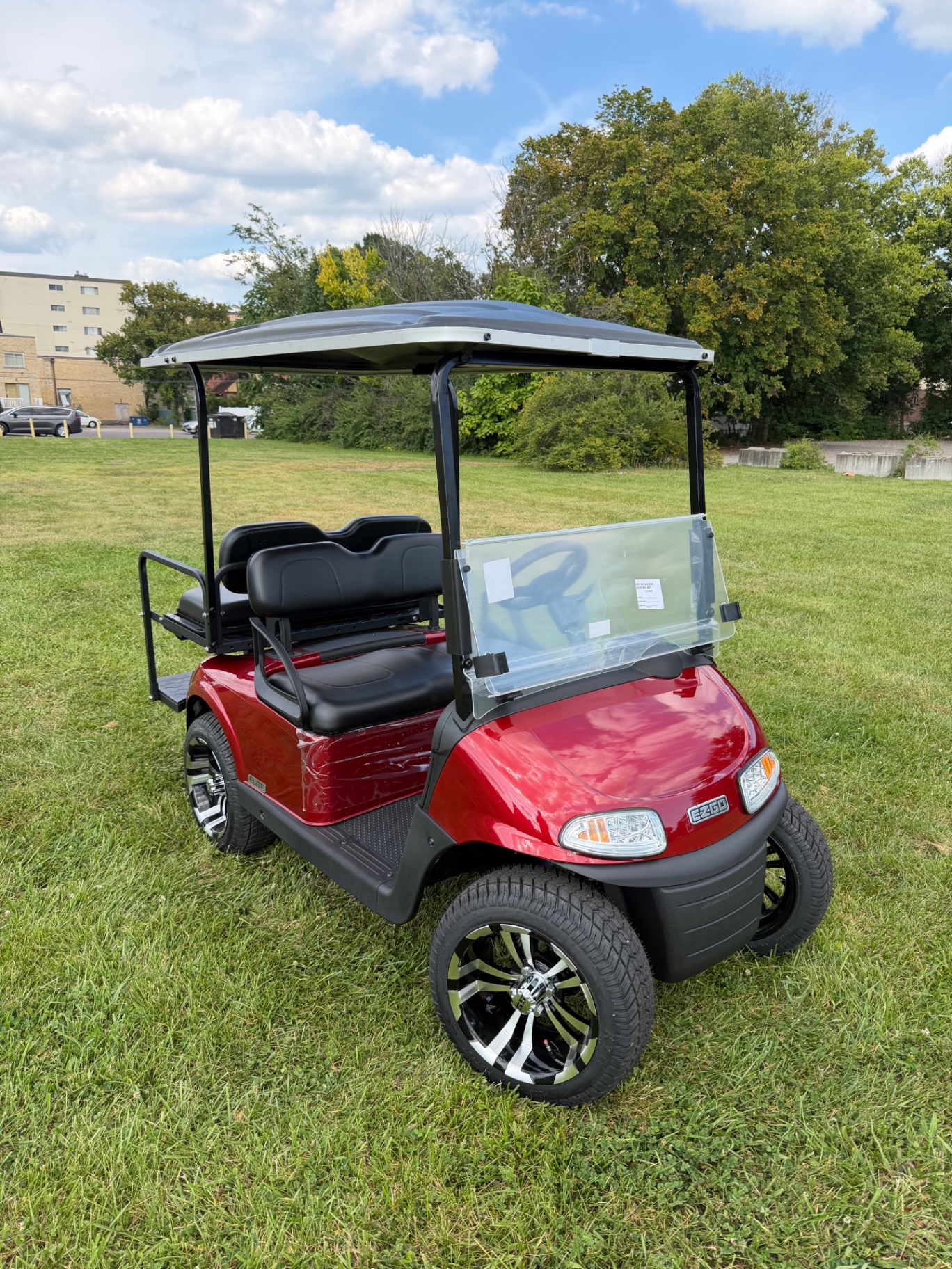 E-Z-GO RXV Elite Red